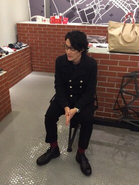 「黒縁メガネ」｜「アイテム（ピーコート）」を使った、KOUYAさん（メンズ・170cm）の冬コーディネート