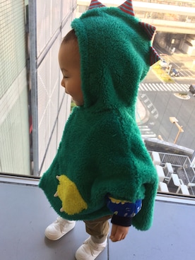 「アイテム（ポンチョ、グリーン系）」を使った、いっくんさん（キッズ・80cm）の冬コーディネート