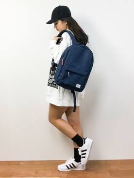 「Herschel Supply（ハーシェルサプライ）のアイテム」を使った、東舞華さん（レディース・163cm）の春コーディネート