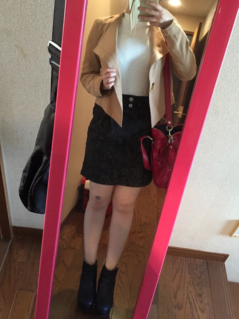 「SNIDELのアイテム（タンクトップ、ホワイト系）」を使った、らふら。さん（レディース・159cm）の秋コーディネートの1枚目の写真