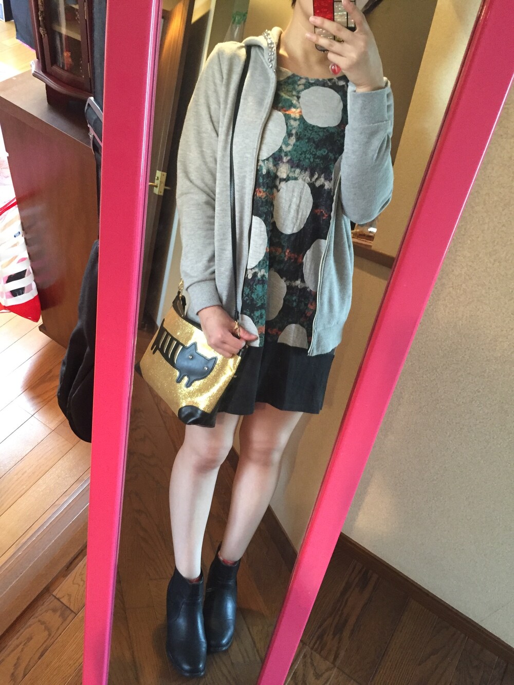 「Design Tshirts Store graniphのアイテム（シャツワンピース、その他）」を使った、らふら。さん（レディース・159cm）の秋コーディネートの1枚目の写真