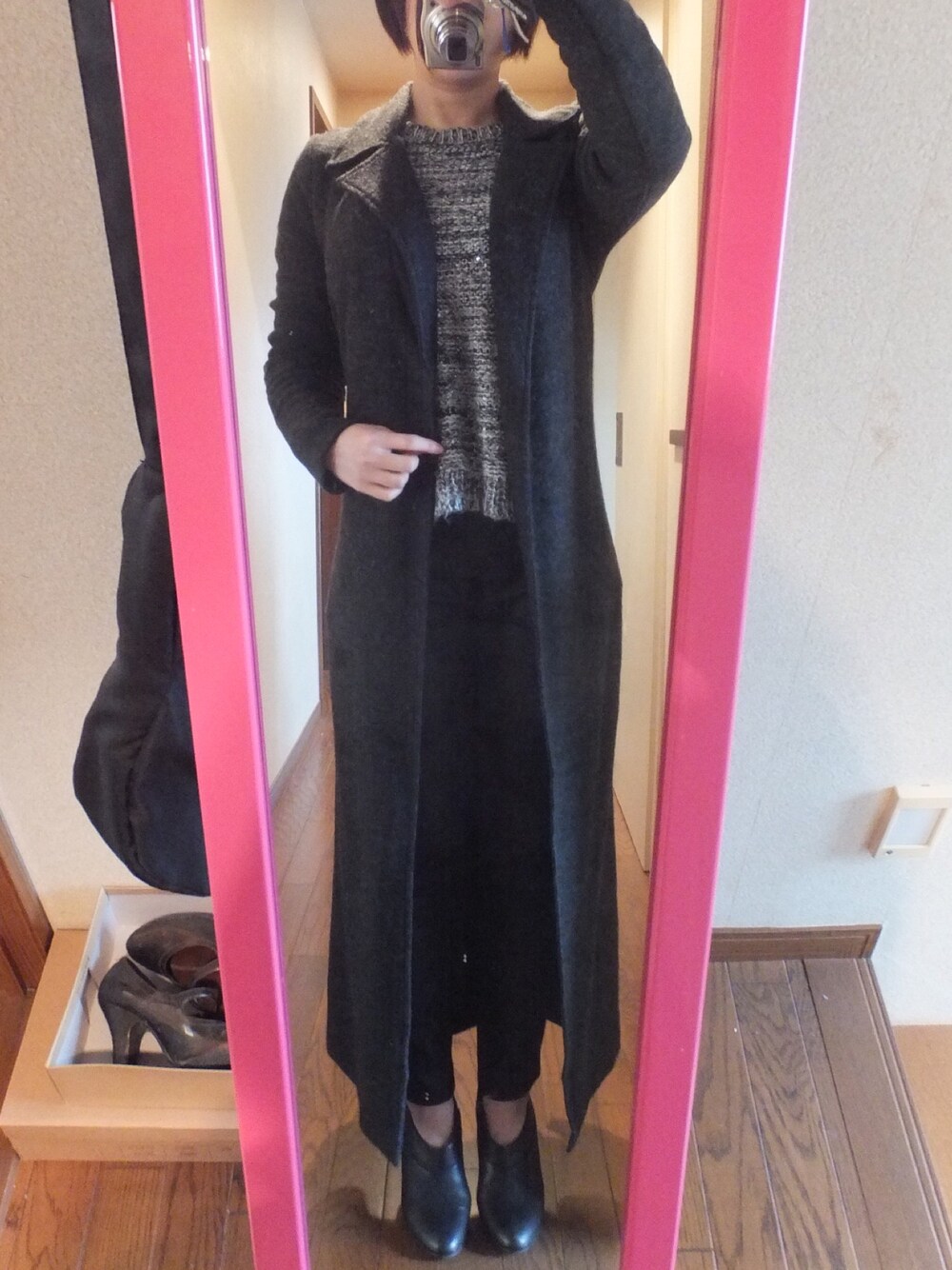 「Phase Eightのアイテム（ダウンジャケット/コート、グレー系）」を使った、らふら。さん（レディース・159cm）の冬コーディネートの1枚目の写真