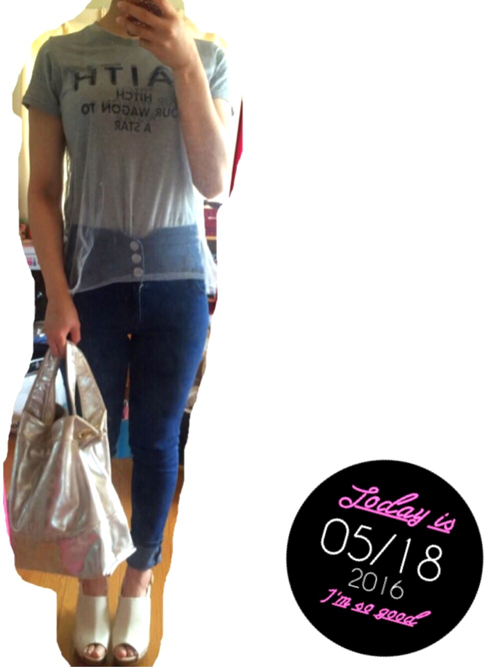 「rooms SHOPのアイテム（Tシャツ/カットソー、グレー系）」を使った、らふら。さん（レディース・159cm）の春コーディネートの1枚目の写真