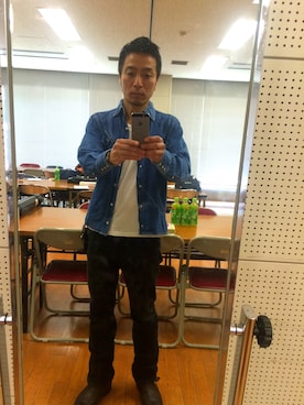 「大学」｜「アイテム（その他）」を使った、Hｉ-Hｉ 上田浩二郎さん（メンズ・168cm）の春コーディネート