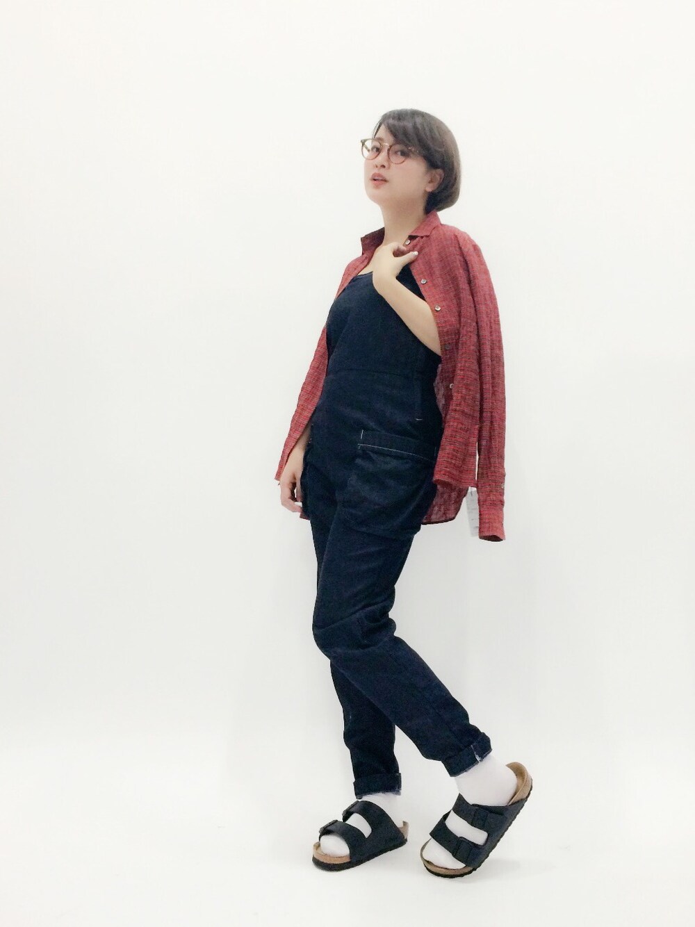 「デニム、チェックシャツ、オールインワン、肩掛け、キャミソール」｜「NINEのチェックシャーリングシャツ（シャツ/ブラウス、その他）」を使った、ななこさん（レディース・156cm）の春コーディネートの1枚目の写真