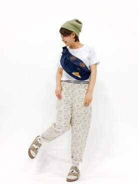 「アイテム（ボディバッグ/ウエストポーチ、ブルー系）」を使った、ななこさん（レディース・156cm）の春コーディネート