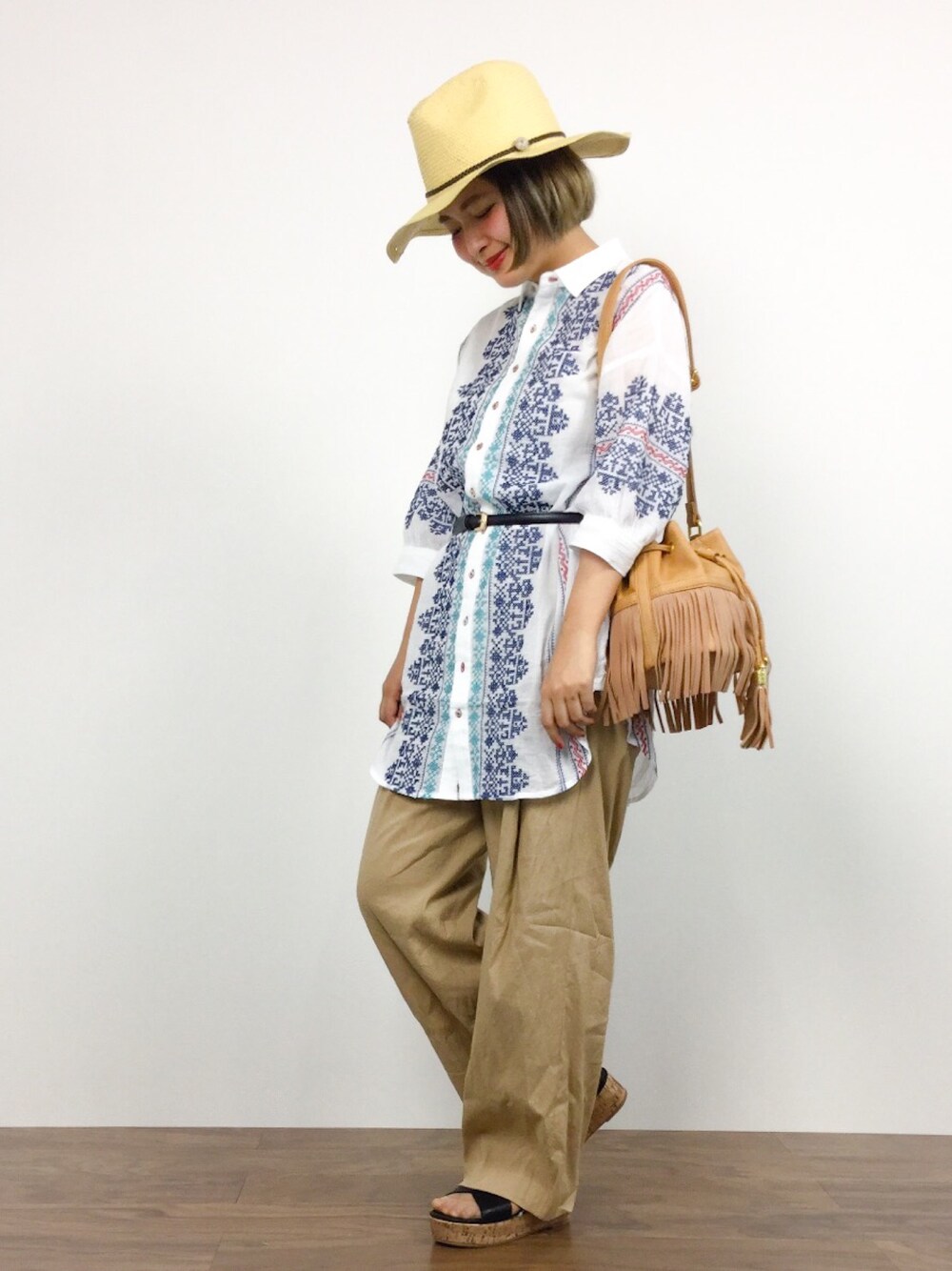 「ハット、ボヘミアン、刺繍、フリンジ、ベージュ」｜「And Aのコンチョ付き中折れHAT（ハット、ベージュ系）」を使った、ななこさん（レディース・156cm）の夏コーディネートの1枚目の写真