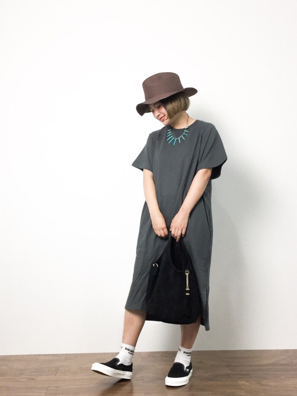 「ワンピース、夏、ラフ、夏コーデ、麦わら帽子、ZOZO夏セール2015」｜「PLAIN CLOTHINGの【PLAIN CLOTHING】スウェットロングワンピース（ワンピース、グレー系）」を使った、ななこさん（レディース・156cm）の夏コーディネートの1枚目の写真