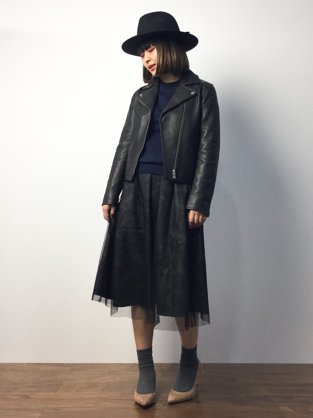 「ワンピース、レザージャケット、チュール、秋のコーデ、秋服、甘辛mix、甘辛コーデ」｜「GLOBAL WORKの【セットアイテム】ニット＊チュールスカートワンピース/570254（ワンピース、グリーン系）」を使った、ななこさん（レディース・156cm）の秋コーディネートの1枚目の写真