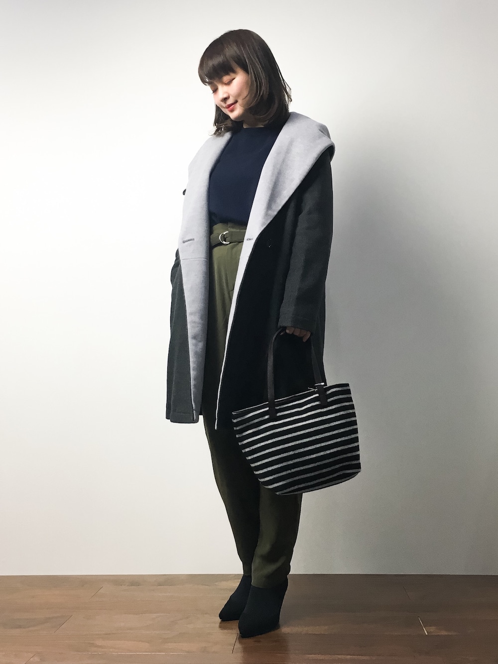 「RAY CASSINのＷブレストコーディガン（その他アウター、グレー系）」を使った、ななこさん（レディース・156cm）の冬コーディネートの1枚目の写真
