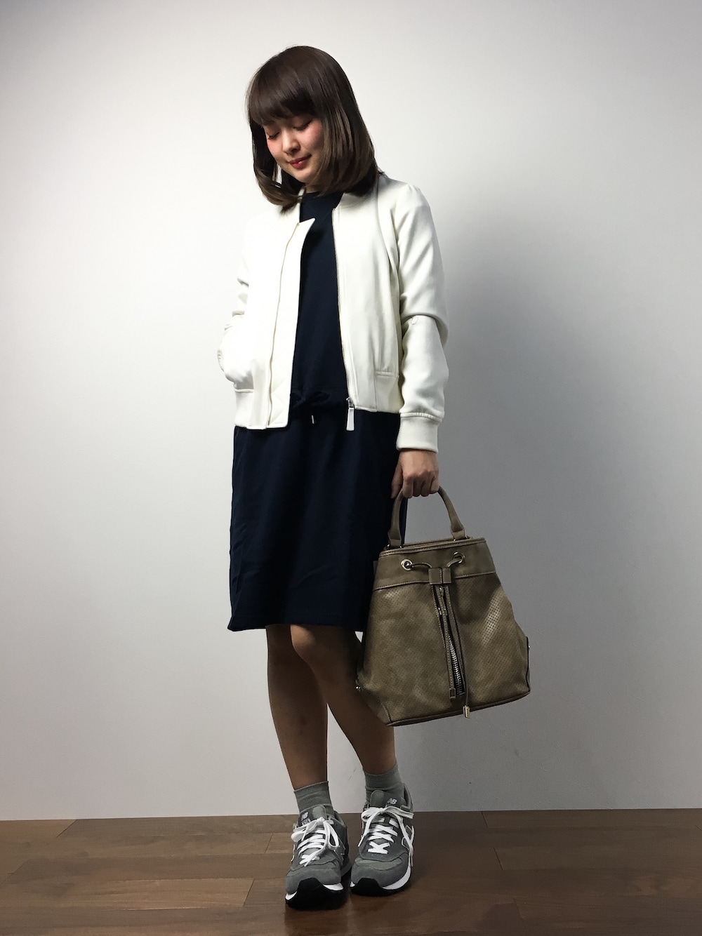 「JILL STUARTのルカMA-1ブルゾン（ブルゾン、ホワイト系）」を使った、ななこさん（レディース・156cm）の冬コーディネートの1枚目の写真