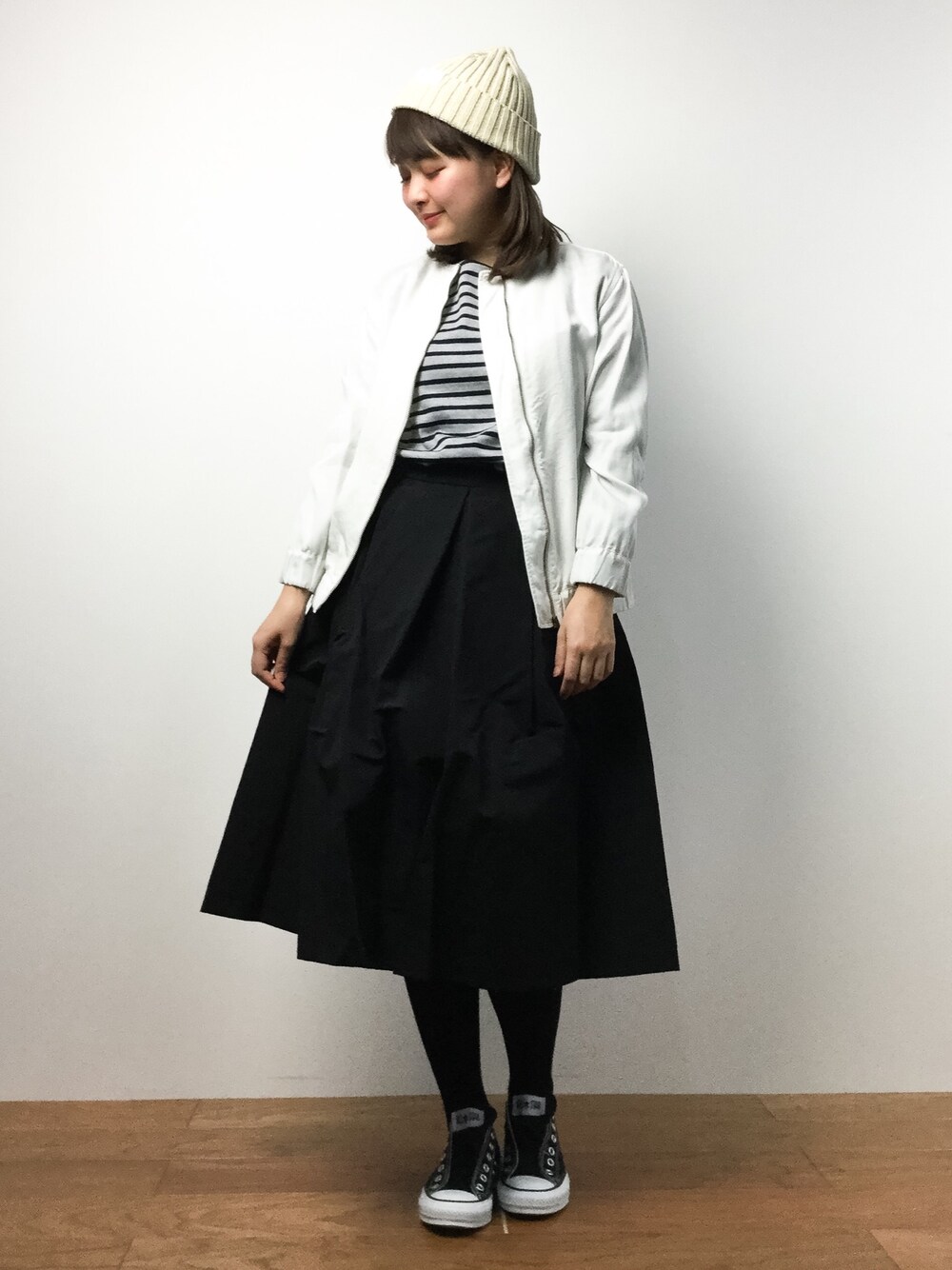 「STYLE DELIのベーシックボーダー長袖Tシャツ（Tシャツ/カットソー、グレー系）」を使った、ななこさん（レディース・156cm）の冬コーディネートの1枚目の写真