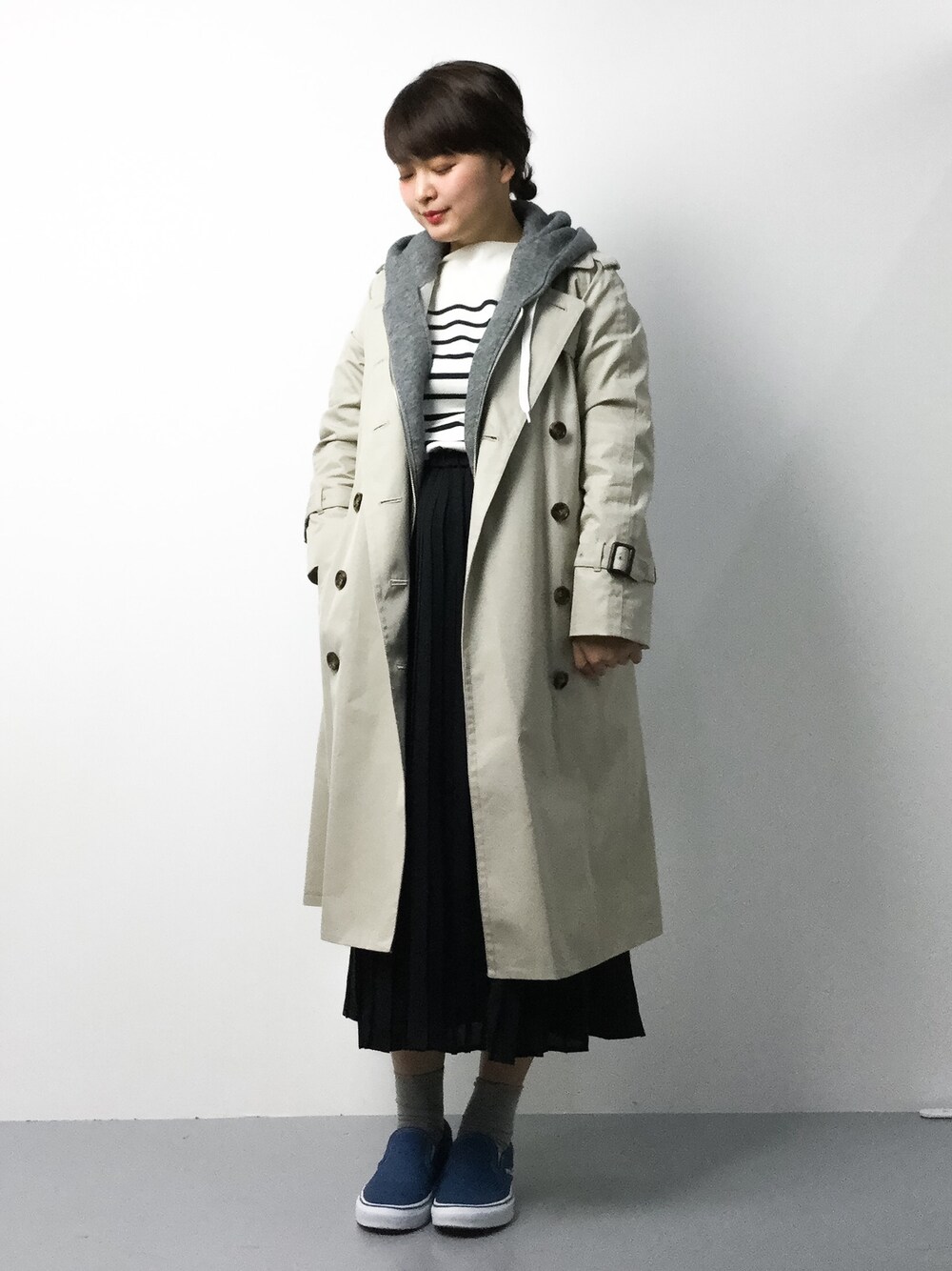 「Mila Owenのベーシックトレンチコート（その他アウター、ベージュ系）」を使った、ななこさん（レディース・156cm）の冬コーディネートの1枚目の写真