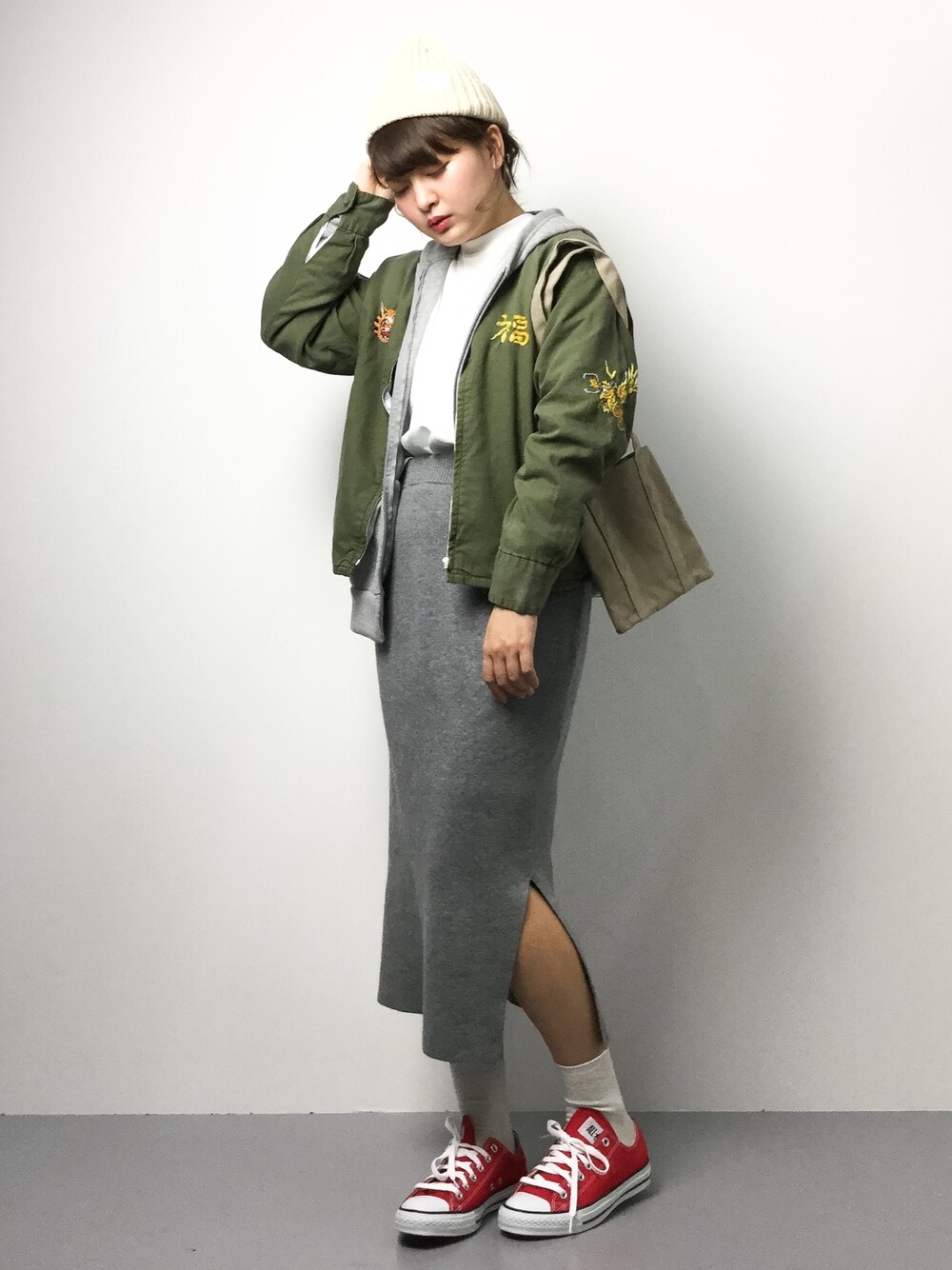 「and it_のふわふわウォーミーあったかZIPパーカー（パーカー、グレー系）」を使った、ななこさん（レディース・156cm）の冬コーディネートの1枚目の写真