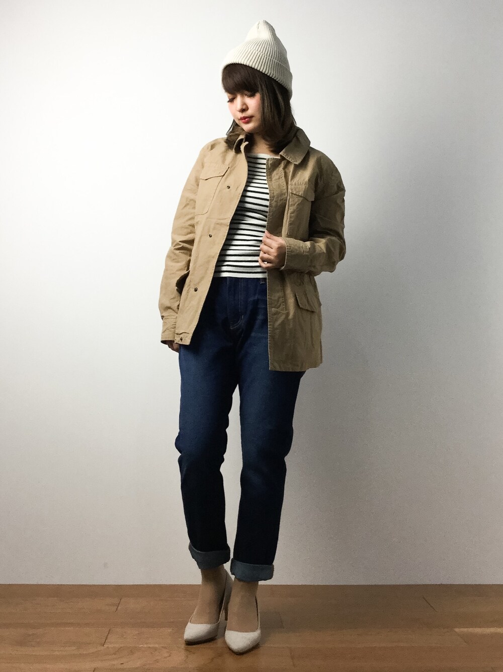 「AVAN LILYのバックプリントM65ジャケット（ミリタリージャケット、ベージュ系）」を使った、ななこさん（レディース・156cm）の春コーディネートの1枚目の写真