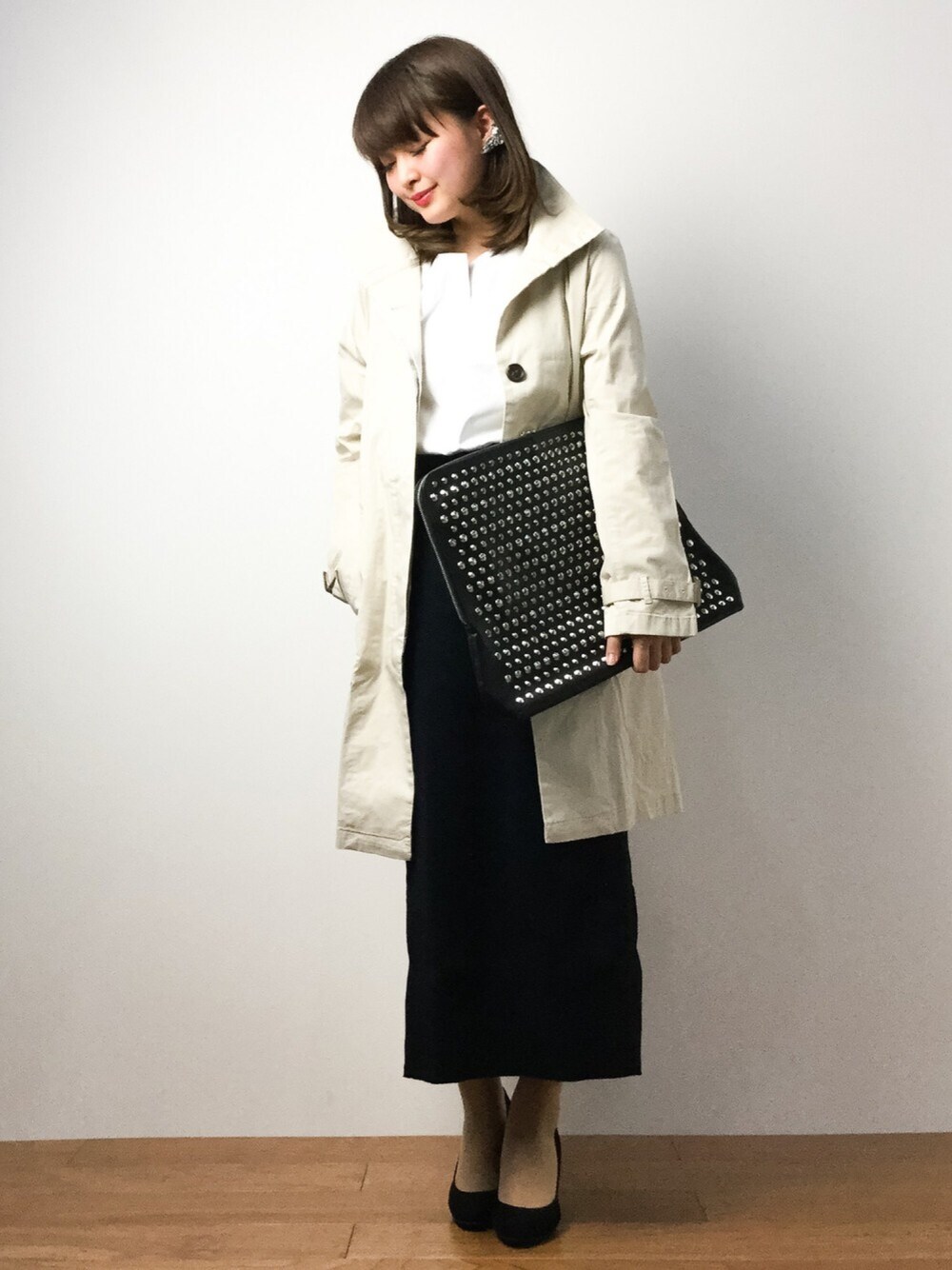 「GALLARDAGALANTEのミニマルクルーシャツ（シャツ/ブラウス、ホワイト系）」を使った、ななこさん（レディース・156cm）の春コーディネートの1枚目の写真