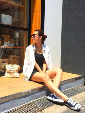 「アイテム（タンクトップ、ブルー系）」を使った、SAAYA KOUZAWAさん（レディース・165cm）の春コーディネート