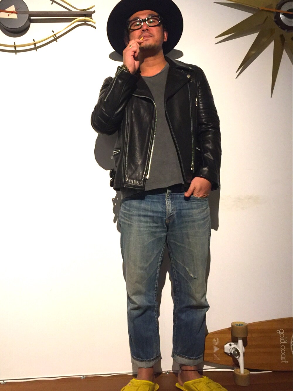 「Borsalinoのアイテム（ハット、ブラック系）」を使った、hello_kojimaさん（メンズ・172cm）の冬コーディネートの1枚目の写真