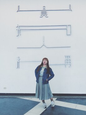 「BLUE WAY（ブルーウェイ）のアイテム（デニムジャケット）」を使った、林宛真さん（レディース・157cm）の冬コーディネート