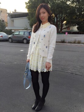 「CYNTHIA ROWLEY（シンシアローリー）のアイテム（ニット/セーター、ホワイト系）」を使った、Pinyu Rachel Linさん（163cm）の冬コーディネート