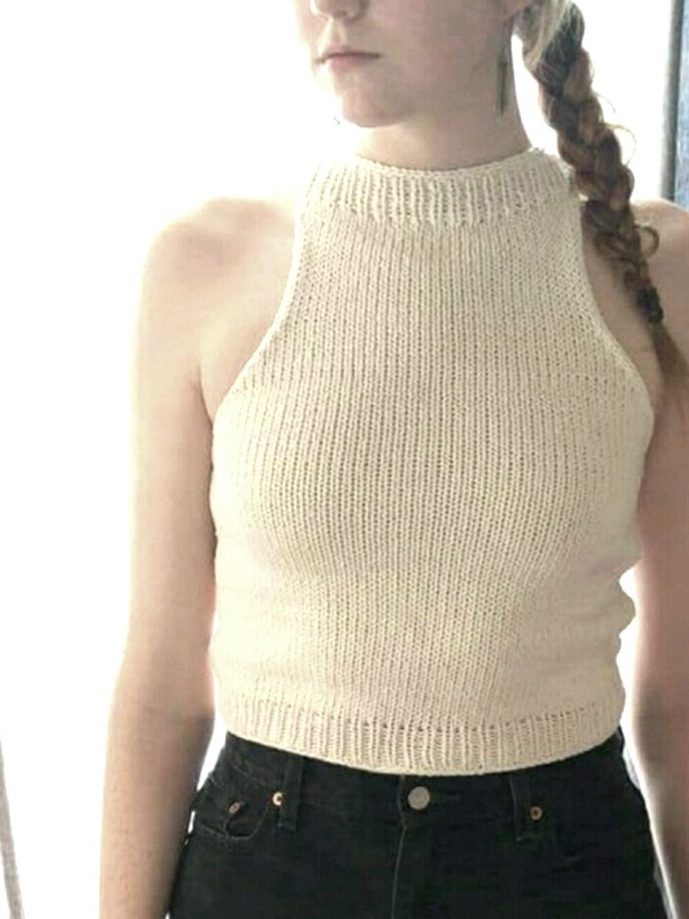 「knit、handmade、homemade、croptop、highwaisted 、COTTON」｜「Handmadeのアイテム（ニット/セーター、ホワイト系）」を使った、Carolineさん（レディース・180cm）の夏コーディネートの1枚目の写真