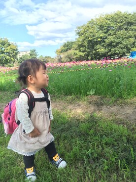 「apres les cours（アプレレクール）のアイテム（ワンピース、ベージュ系）」を使った、mamamaさん（キッズ・70cm）の秋コーディネート