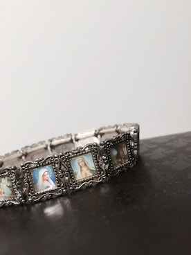 Village Vanguardのブレスレットを使った人気ファッション