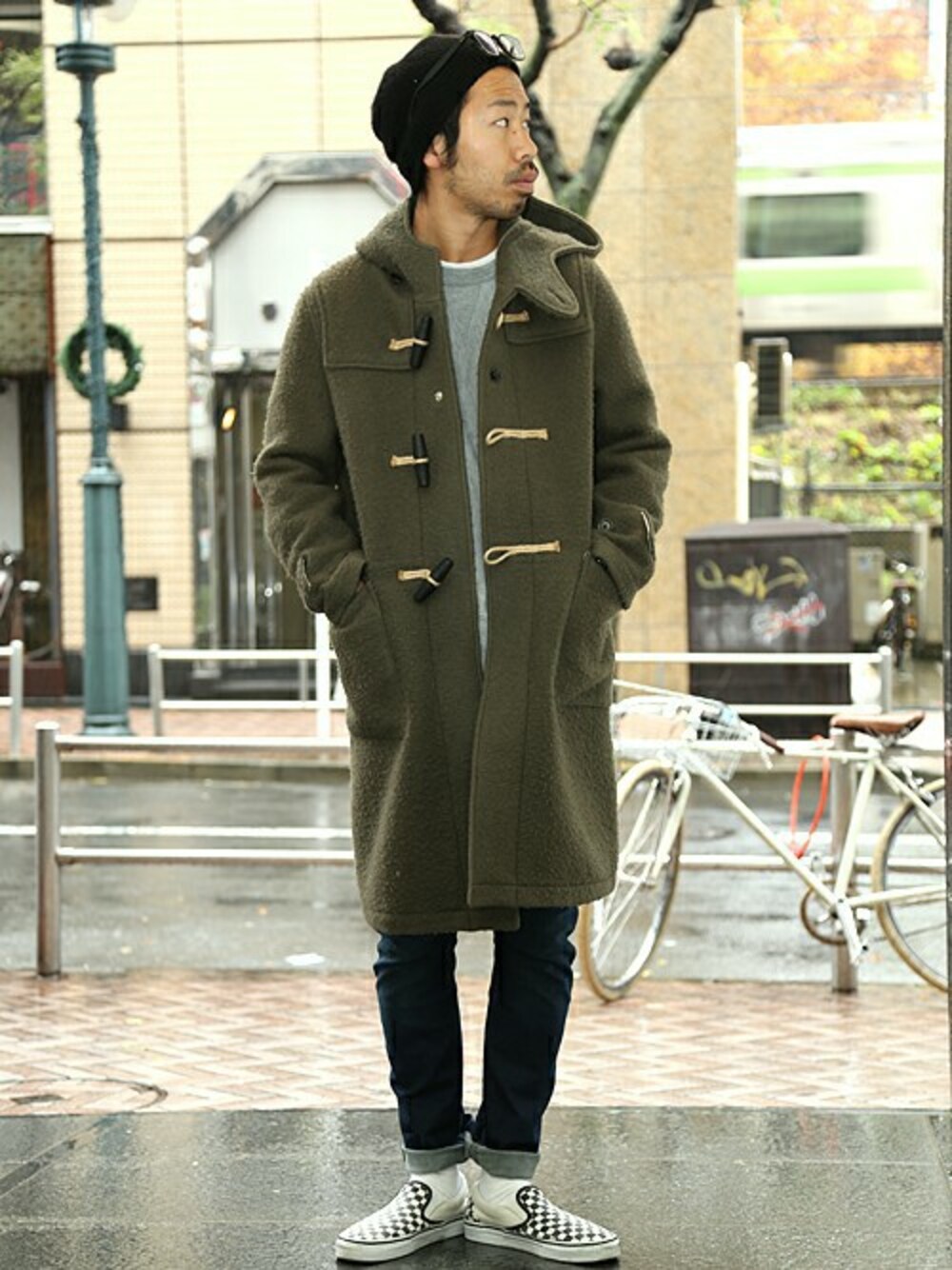 「ダッフルコート、GRAMICCI、Raincheetah」｜「And Aの｜DUFFLE COAT (Raincheetah)（ダッフルコート、グリーン系）」を使った、Kameさん（メンズ・177cm）の秋コーディネートの1枚目の写真