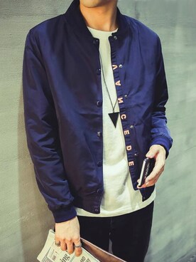 「YYJのアイテム（トップス、ブルー系）」を使った、微博@阳育杰 私信购买さん（メンズ・171cm）の秋コーディネート