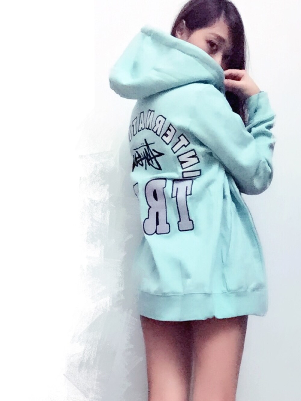 「hkgirl、stussy」｜「STUSSYのアイテム（スタジャン、その他）」を使った、Catb Chungさん（レディース・158cm）の春コーディネートの1枚目の写真