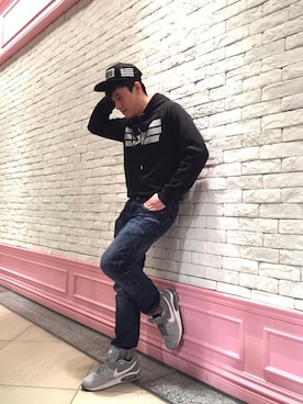 「NIKE Air Flightのアイテム」を使った、Ch Leungさん（メンズ・169cm）の春コーディネート