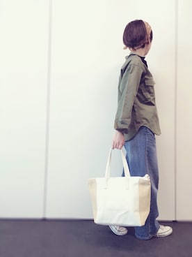 「アイテム（ストール/ショール）」を使った、KUROさん（レディース・158cm）の春コーディネート