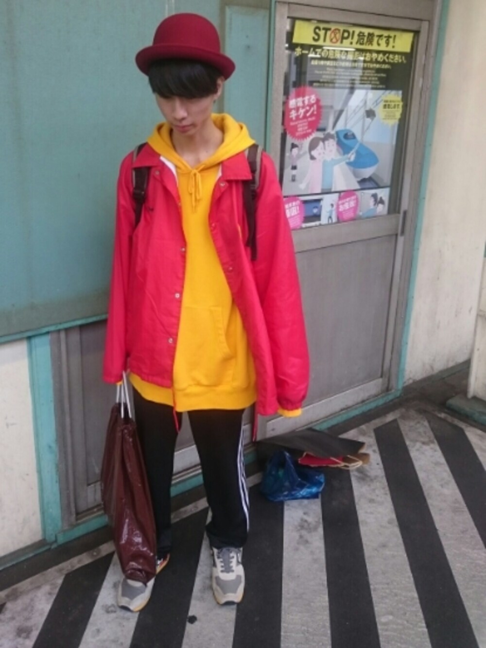 「高円寺、古着、古着MIX、スニーカー、スポーツミックス、adidas、ビッグシルエット、コーチジャケット」｜「adidasのadidasパンツ（パンツ、ブラック系）」を使った、おたべさん（メンズ・179cm）の秋コーディネートの1枚目の写真