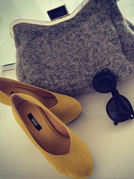 「アイテム（クラッチバッグ、グレー系）」を使った、Yuka Maenoさん（レディース・148cm）の冬コーディネート