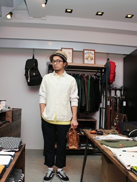 「オフホワイト」｜「アイテム（チノパンツ）」を使った、Yusukeさん（メンズ・170cm）の冬コーディネート