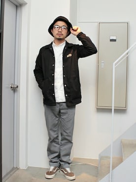 「刺繍シャツ」｜「アイテム（ジャケット/アウター）」を使った、Yusukeさん（メンズ・170cm）の春コーディネート