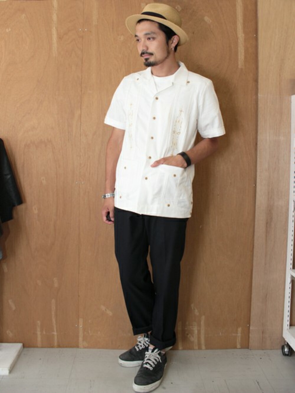 Yusukeさんの「The music pattern Cuba shirt / キューバシャツ / 刺繍 / リネン素材（ROTAR）」を使ったコーディネート