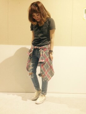 「CONVERSE（コンバース）のアイテム（スニーカー、ホワイト系）」を使った、み。さん（レディース・154cm）の春コーディネート