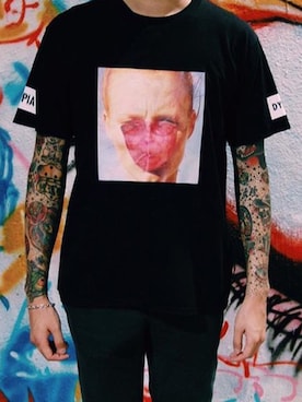 「Utopia Dystopiaのアイテム（Tシャツ/カットソー、ブラック系）」を使った、U_Dystopiaさん（レディース）の秋コーディネート