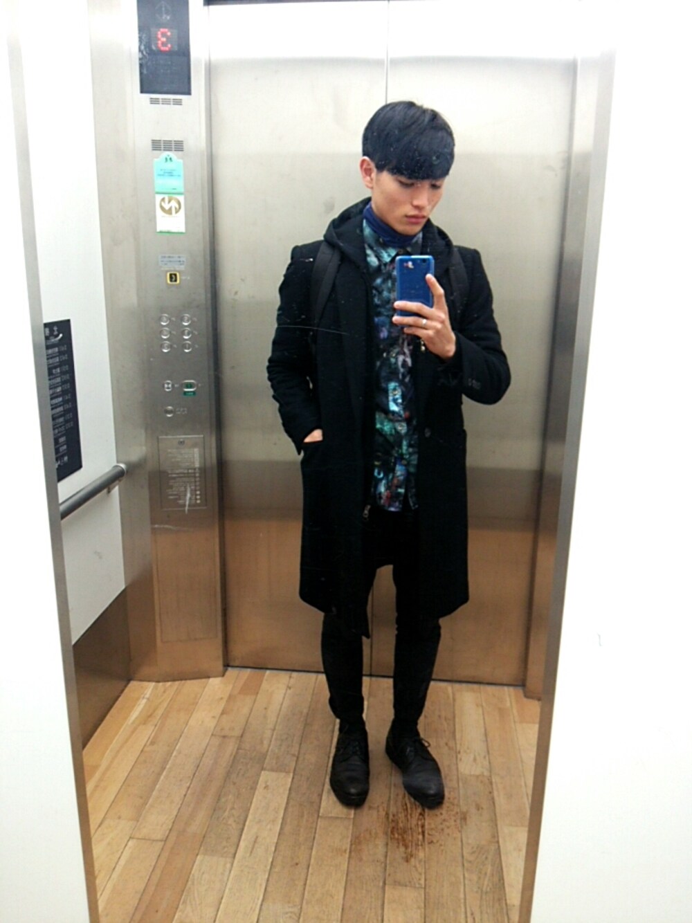 「モード、Paul Smith、UNIQLO、PADRONE」｜「MIDWESTのPADRONE×MIDWEST別注ラバーソールバッファローシューズ（ドレスシューズ、ブラック系）」を使った、たくみんさん（メンズ・168cm）の冬コーディネートの1枚目の写真