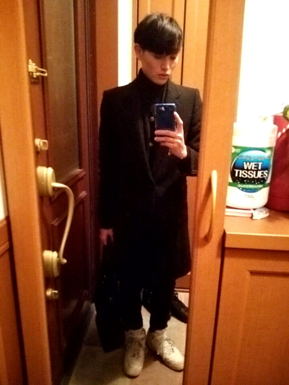 「モード、ハイカットスニーカー、LAD MUSICIAN」｜「COMME des GARCONS HOMME PLUSのカーディガン（カーディガン/ボレロ、ブラック系）」を使った、たくみんさん（メンズ・168cm）の冬コーディネートの1枚目の写真