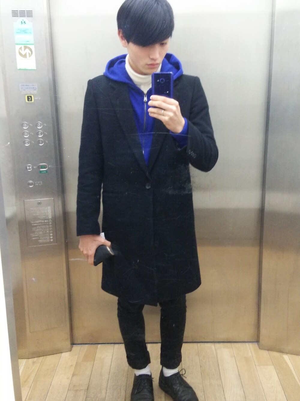 「Edition、タートルネック」｜「CHEAP MONDAYのTight New Black（デニムパンツ、ブラック系）」を使った、たくみんさん（メンズ・168cm）の冬コーディネートの1枚目の写真
