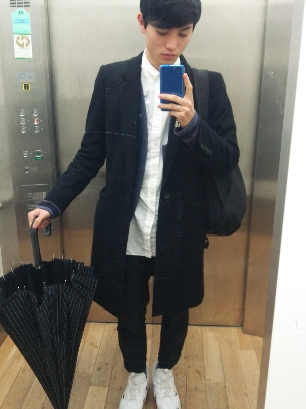 「モード、モノトーンコーデ、N.HOOLYWOOD、LAD MUSICIAN」｜「DISCOVEREDのDISCOVERED×MIDWEST別注ロングシャツ（シャツ/ブラウス、ホワイト系）」を使った、たくみんさん（メンズ・168cm）の春コーディネートの1枚目の写真