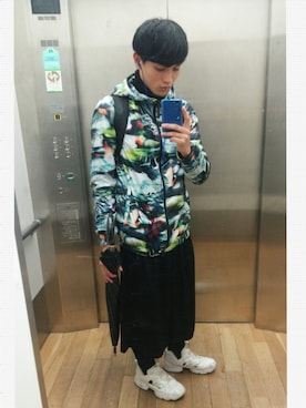 「ホワイトスニーカー」｜「アイテム（ブルゾン）」を使った、たくみんさん（メンズ・168cm）の秋コーディネート