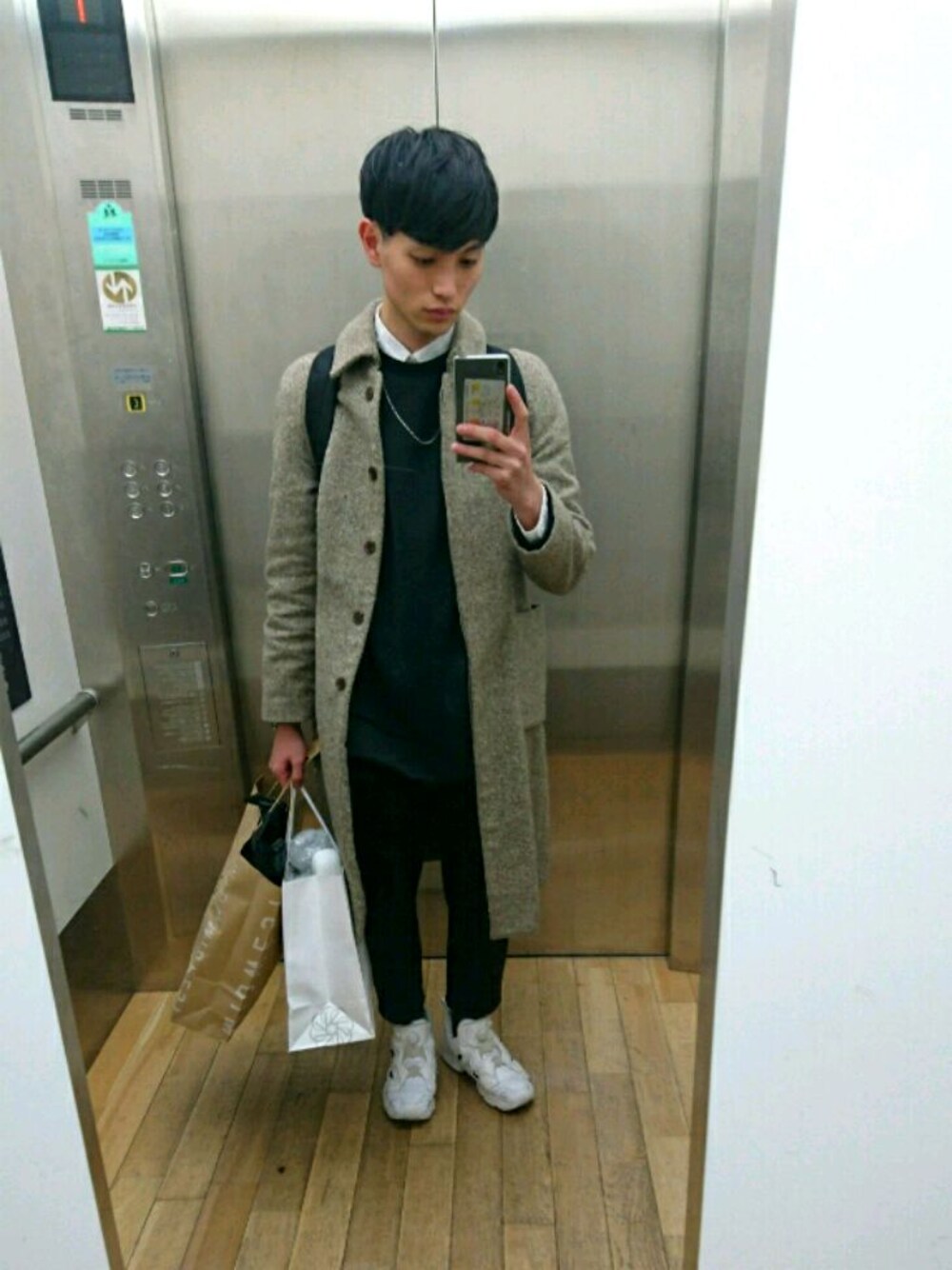 「学生最後の春休み」｜「GUの（GU）テーパードチノ（パンツ、ブラック系）」を使った、たくみんさん（メンズ・168cm）の春コーディネートの1枚目の写真