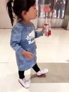 「roots（ルーツ）のアイテム（その他トップス、ブルー系）」を使った、Jill & Willieさん（キッズ）の夏コーディネート