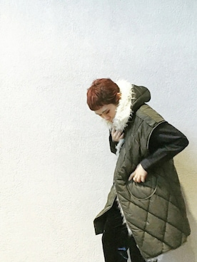 「アイテム（ダウンベスト）」を使った、RENAさん（レディース・159cm）の冬コーディネート