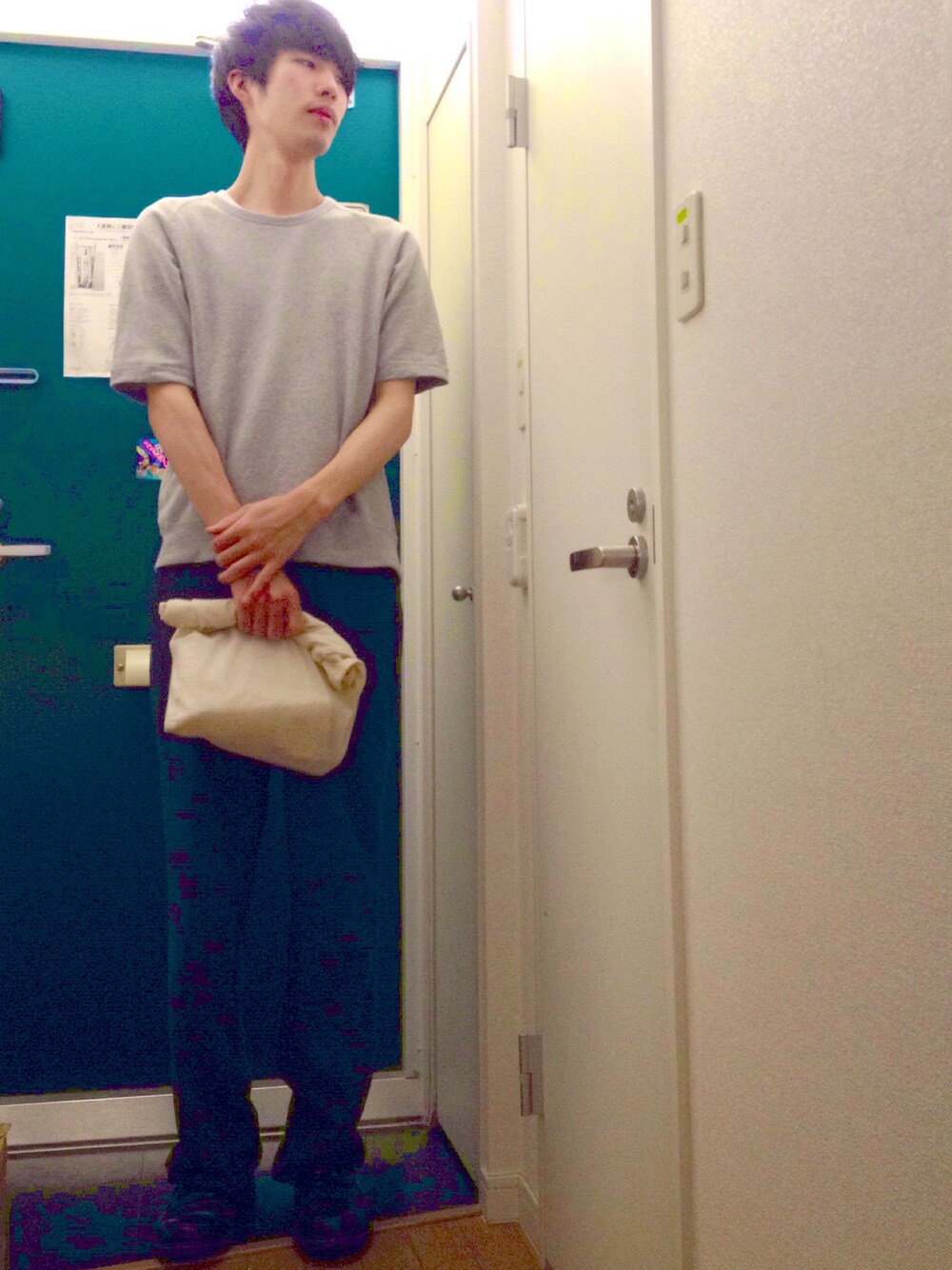 ホワイト系のその他を着用したメンズの秋コーディネートの1枚目の写真