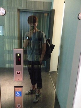 「chocoolate（チョコレート）のアイテム」を使った、林昊宇さん（メンズ・175cm）の秋コーディネート