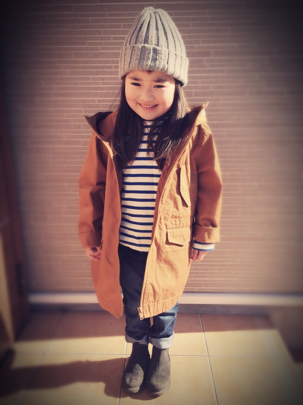 「UNIQLO、uu、ロールアップ」｜「UNIQLOのアイテム（マウンテンパーカー、ブラウン系）」を使った、chihiroさん（キッズ・110cm）の冬コーディネートの1枚目の写真